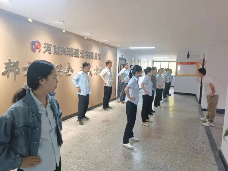 日練八段錦，正氣健體強身心——公司工會組織員工學(xué)習(xí)八段錦